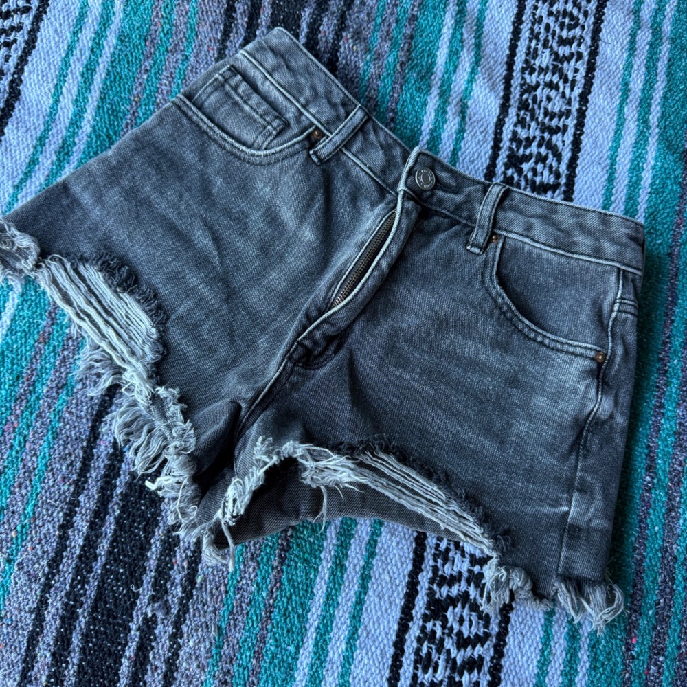 PacSun High Rise micro Festival Shorts jorts Womens 26 Gray Distressed Raw Hem